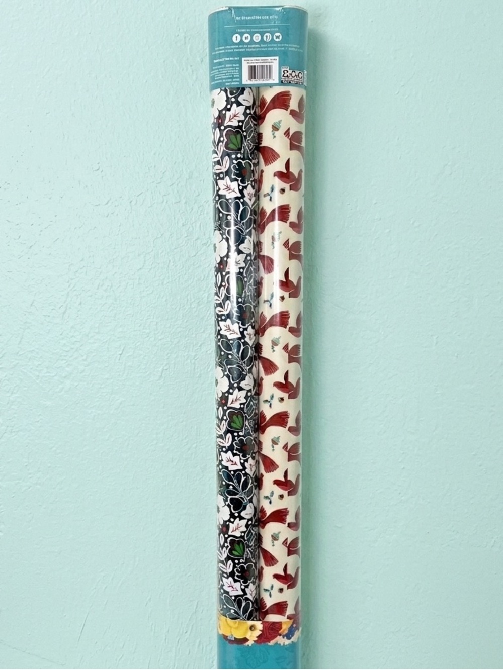 🌺 New Pioneer Woman Christmas Gift Wrap, Festive Flock & Wintry
Welcome 2 Rolls